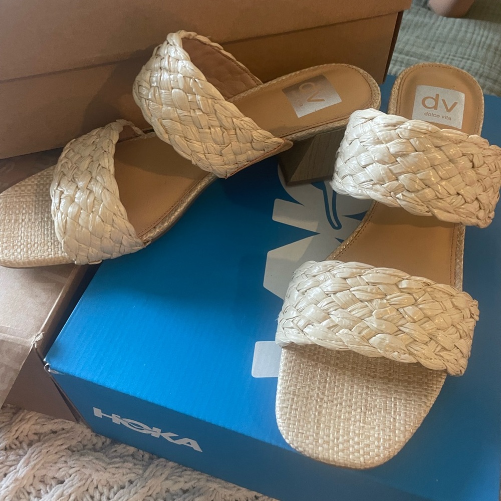 Dolce vita nude sandals